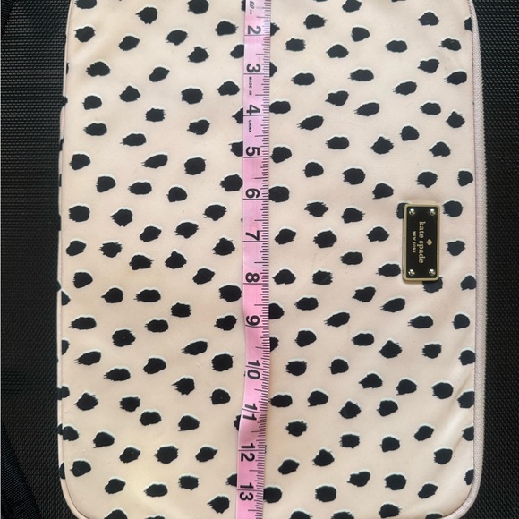 Kate Spade Black and Cream Laptop Sleeve - Picture 5 of 5